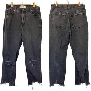 Abercrombie & Fitch Distressed Straight Ultra High Rise Jeans Size 28‎ SHORT